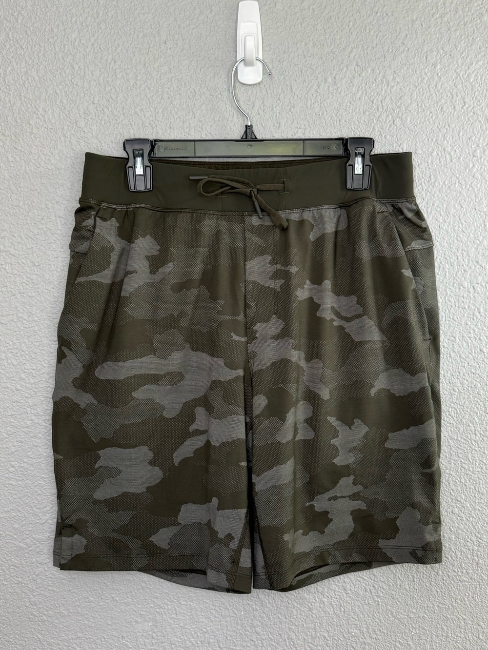 Lululemon | Pace Breaker Short | Variegated Mesh Camo Green | Size Large